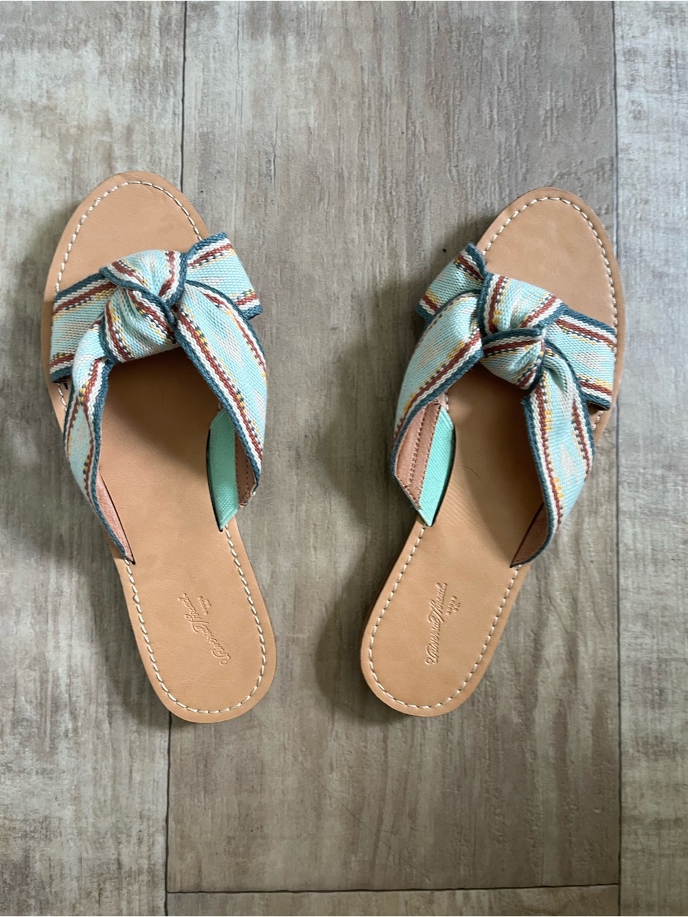 Universal Thread sandals